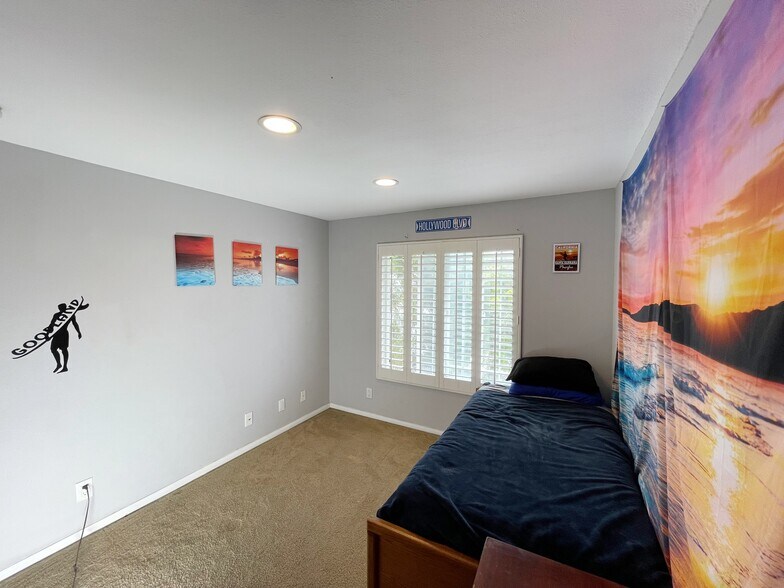 Building Photo - 6899 Evening Song Ct