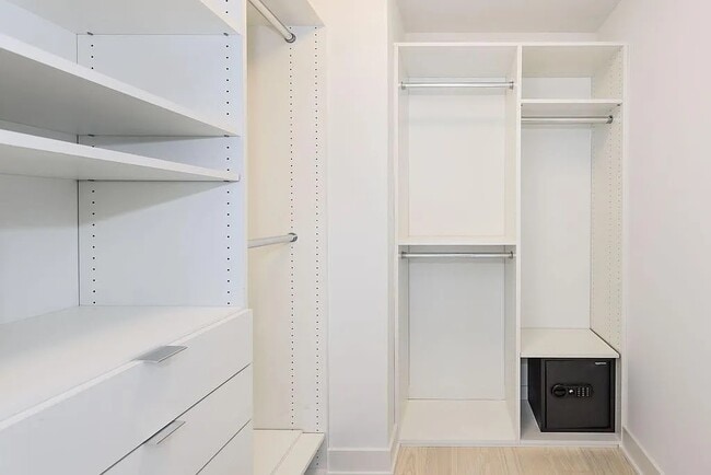 Building Photo - 333 Beale St