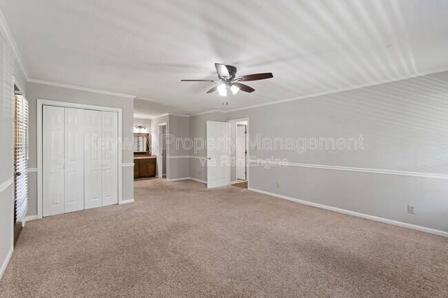 Building Photo - 255 Silver Maple Rd