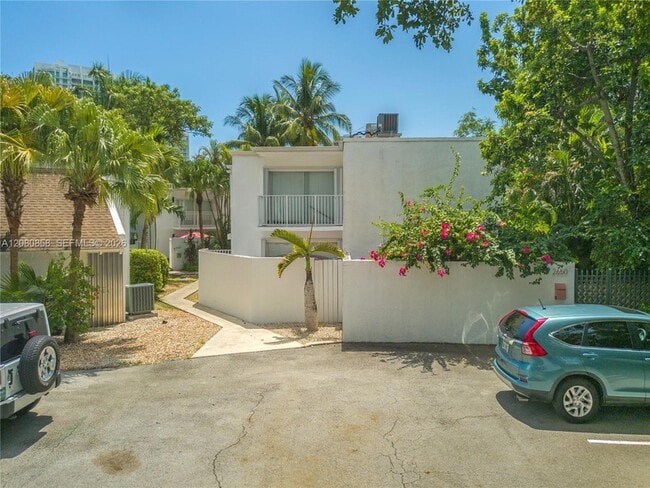 Building Photo - 2660 Bird Ave