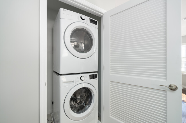 washer/ dryer in unit - 237 16th Ave