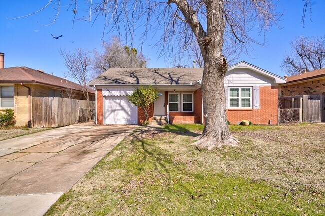 Building Photo - Stunning 3-Bedroom Property / With Shelter