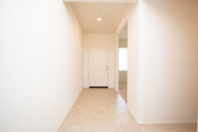 Building Photo - 12444 Deodar St