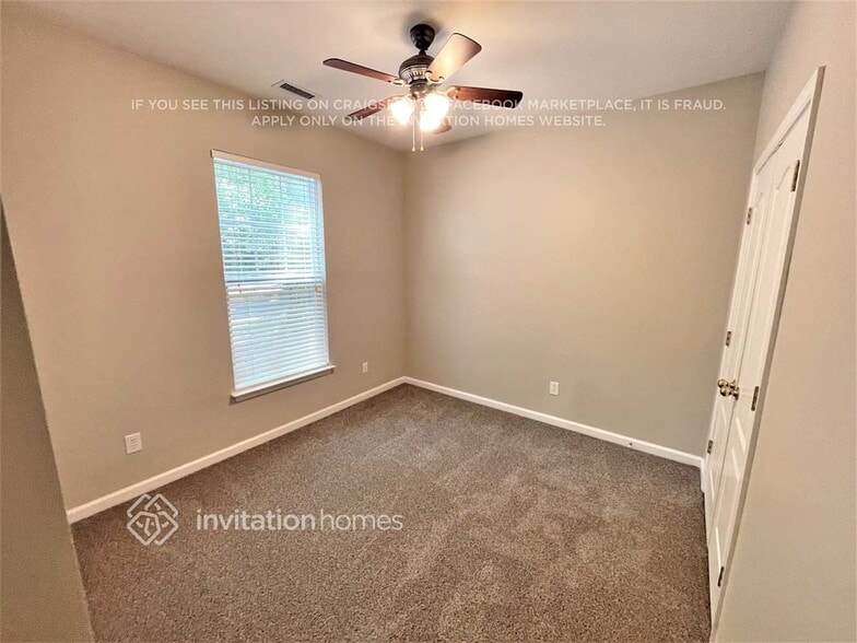 Building Photo - 15506 Carrington Ridge Dr