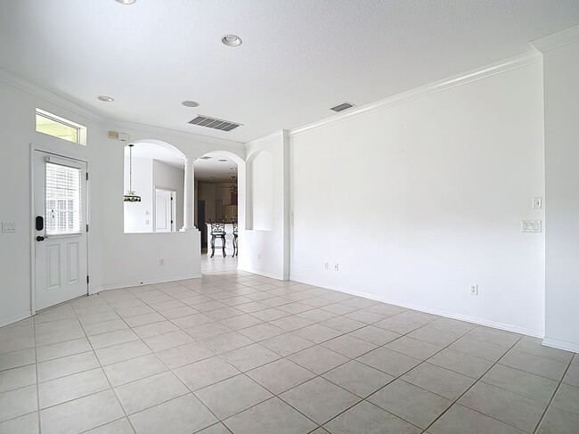 Building Photo - 7611 Helen White Ln