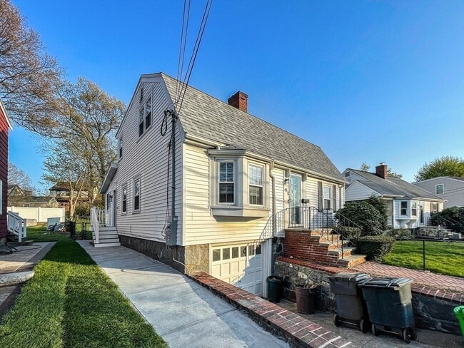 Building Photo - 41 Burrwood Rd