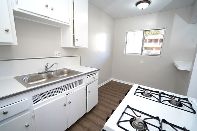 Building Photo - Dudley Manor