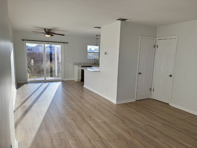 Building Photo - 8003 Beach Dr