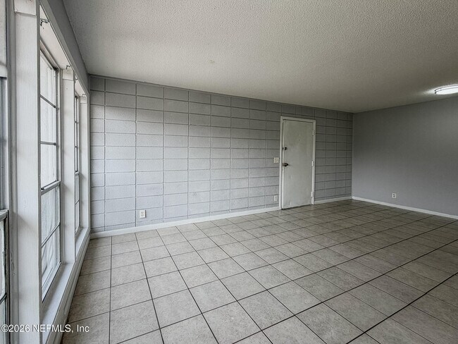 Building Photo - 1124 Woodruff Ave