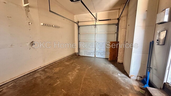 Building Photo - 6413 N Ross Ave
