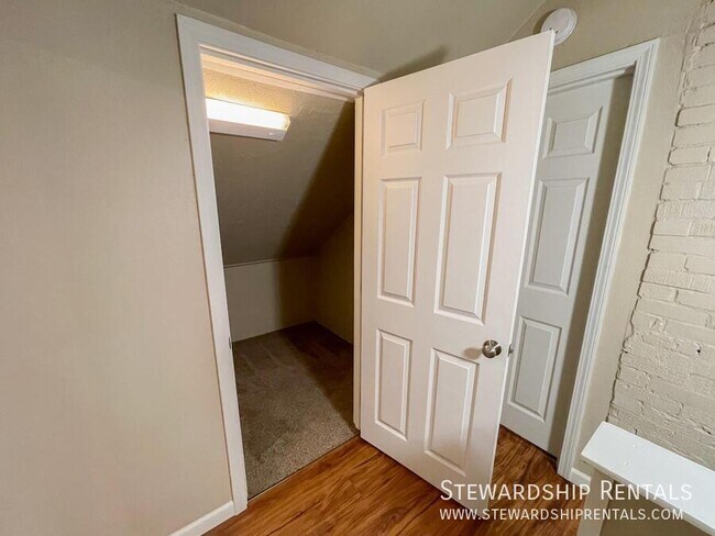 Building Photo - 2334 Augusta St