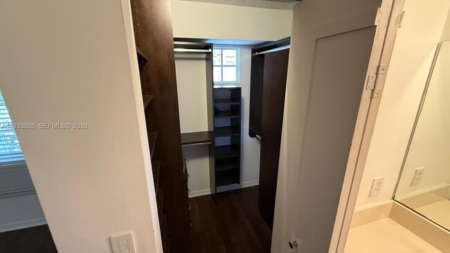 Building Photo - 2961 NE 185th St