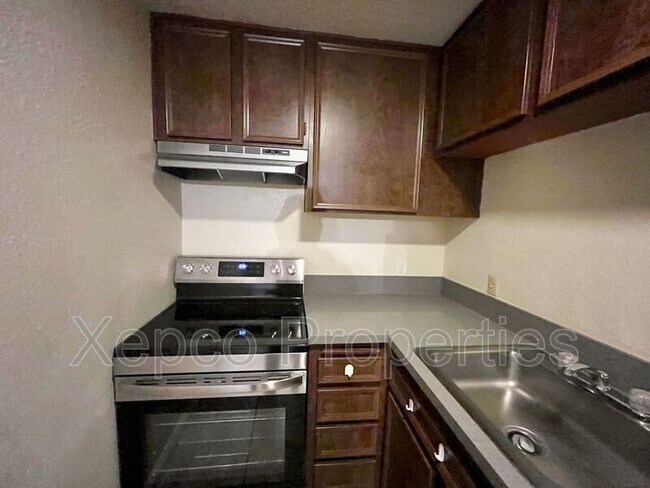 Building Photo - 2857 N Los Felices Rd