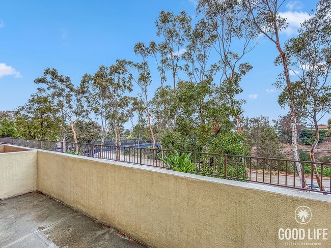 Building Photo - Charming 2BD/2BA Condo in Hillcrest W/ W/D...