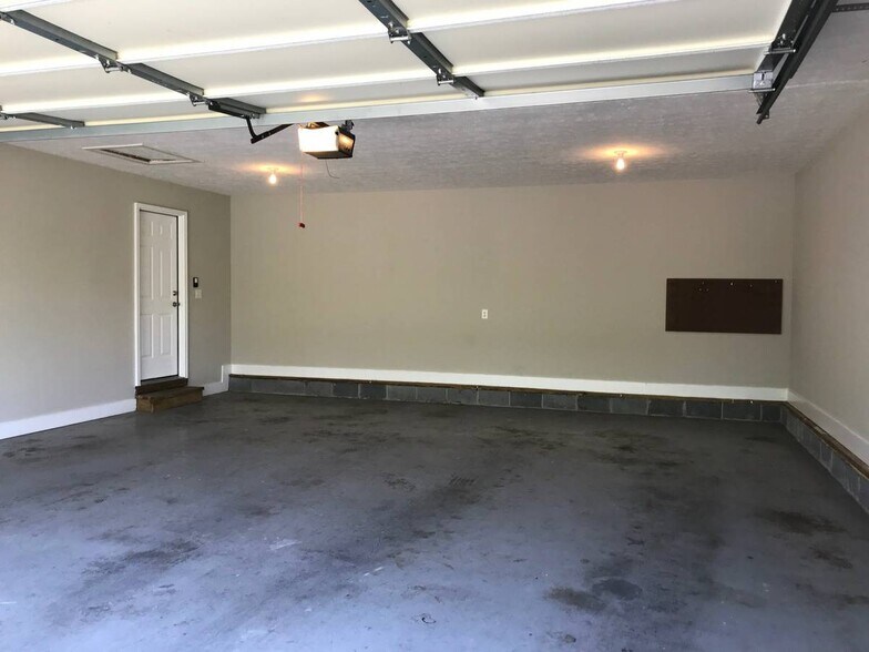 Building Photo - 66 Wildfire Dr