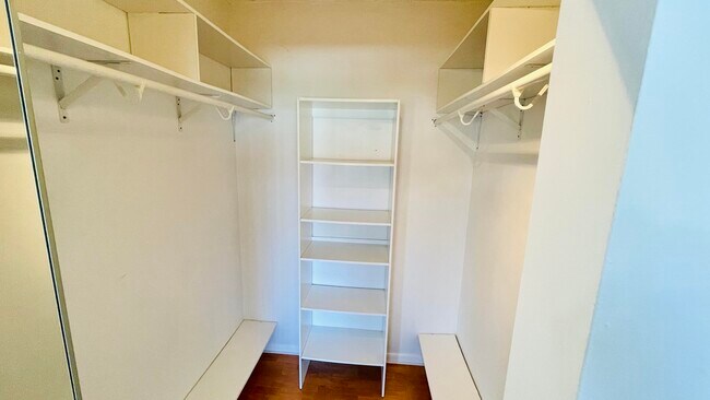 Building Photo - 107 Half Moon Cir