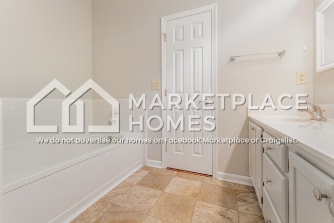 Building Photo - 4123 Silver Fox Ct