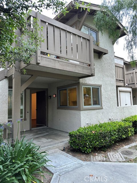 Building Photo - 35 Smokestone