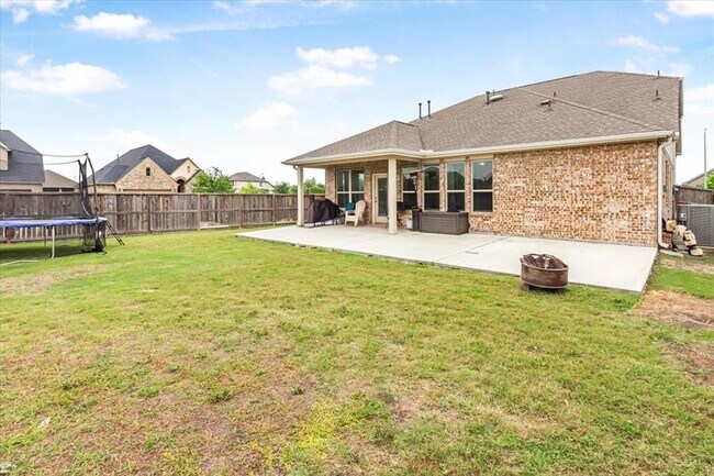 Building Photo - 1915 Hays Ranch Dr