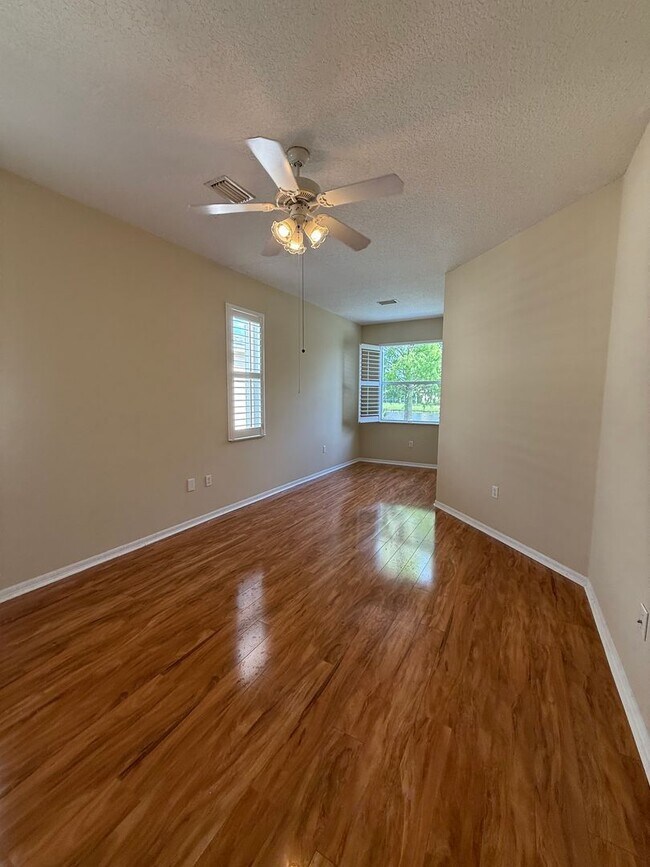 Building Photo - Single Family Home in Gated PSL Community