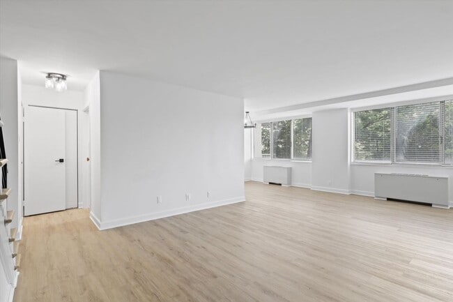 Building Photo - 301 N Beauregard St