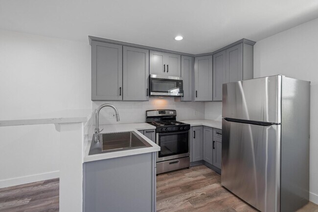 Building Photo - 1308 N Mulberry St