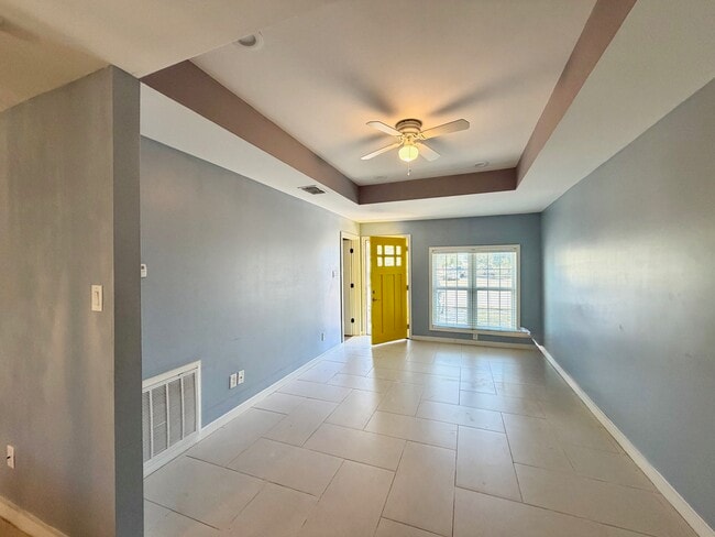 Building Photo - 3229 Sarita St