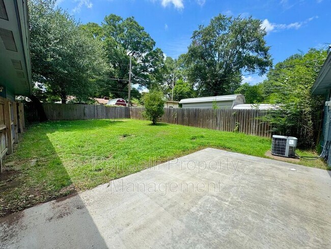 Building Photo - 3901 Wood St