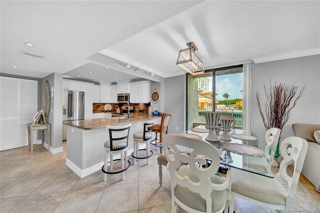 Building Photo - 10680 S Ocean Dr