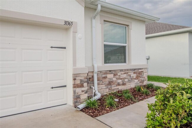 Building Photo - 31365 Paper Birch St