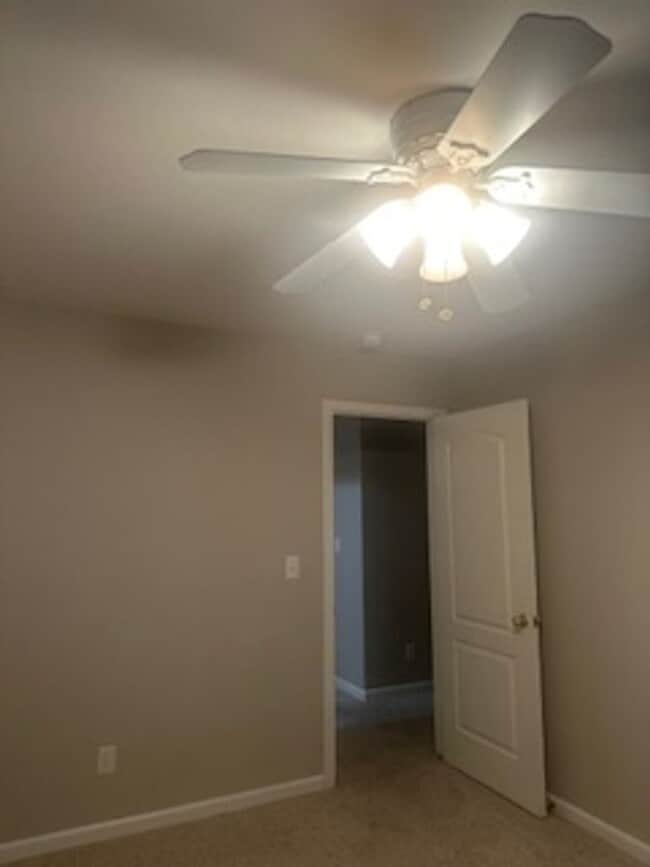 Building Photo - Nice 2 bedroom home + den or office that can be used as 3rd bedroom, close to Clovis North.