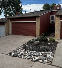 Building Photo - 2969 W Rowland Pl