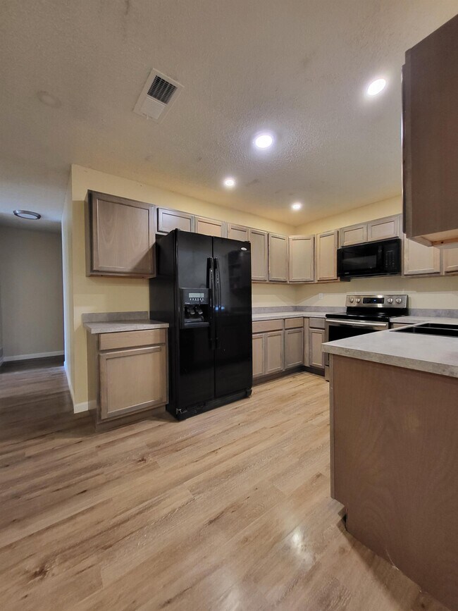 Building Photo - 208 Margarita Dr