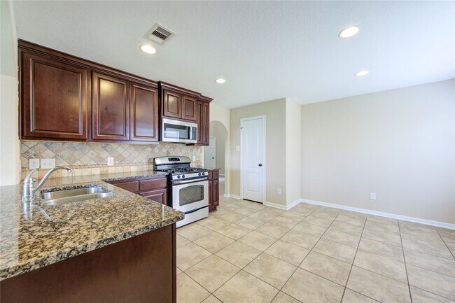 Building Photo - 26727 Henson Falls Dr