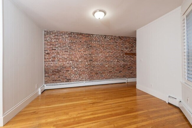 Building Photo - 80 Revere St