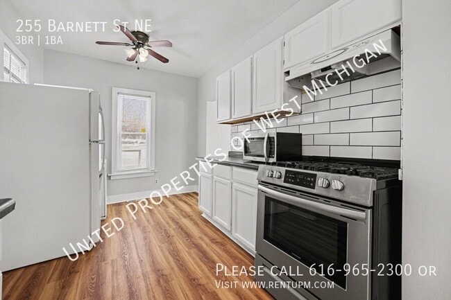 Building Photo - 255 Barnett St NE