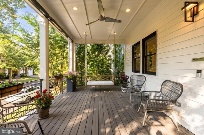 Building Photo - 4913 Sherier Pl NW