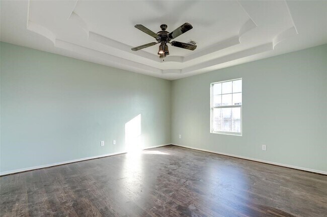 Building Photo - 18735 Reynolds Park Dr