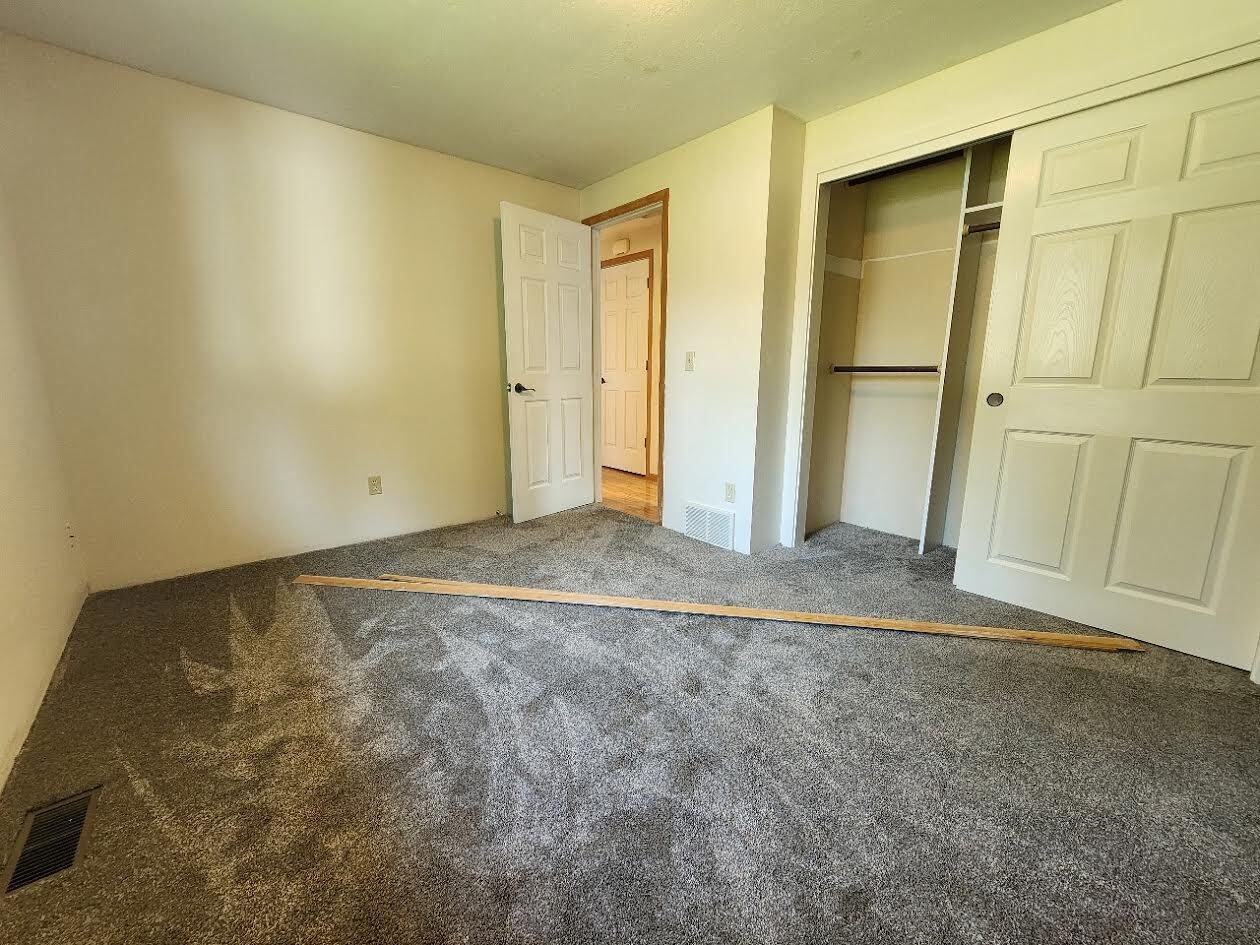 Building Photo - 2113 N Grants Ct