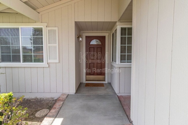 Building Photo - 9717 Treetop Dr