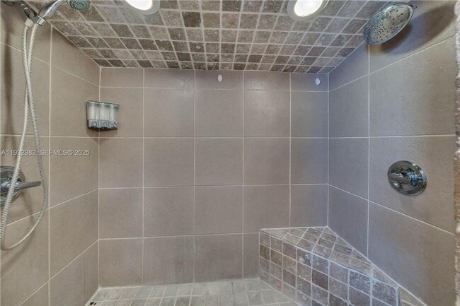 Building Photo - 5900 N Farragut Dr