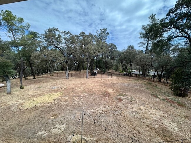 Building Photo - 5780 Stanley Dr