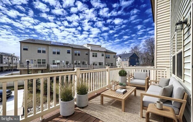 Building Photo - 2911 Stagg Ln