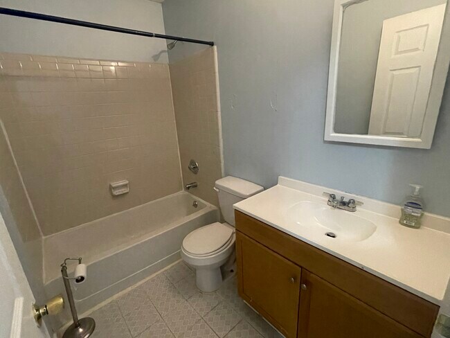 Building Photo - 6016 Loch Arbor Ln