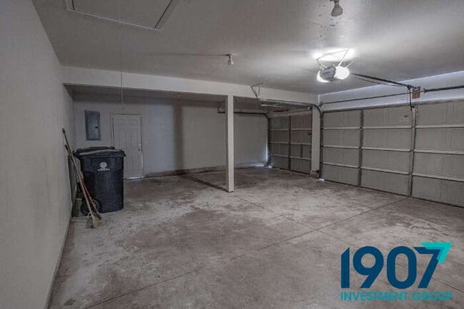 Building Photo - Elegant and Spacious 3-Bedroom Home in Edm...