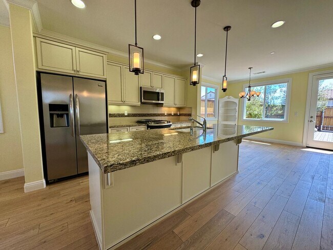 Building Photo - Exceptionally Maintained, Newer, Single Level 3-Bedroom Home with Air Conditioning in Serra Meadows