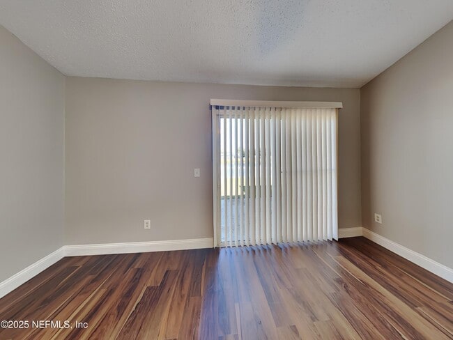 Building Photo - 1559 Guardian Dr