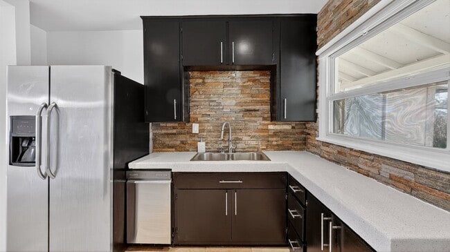 Building Photo - 3 Bedroom Home for Rent – Prime Norwalk Location