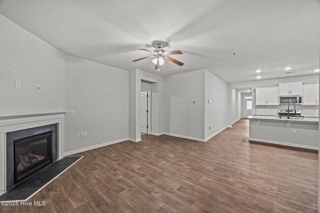 Building Photo - 204 Gabrielle St