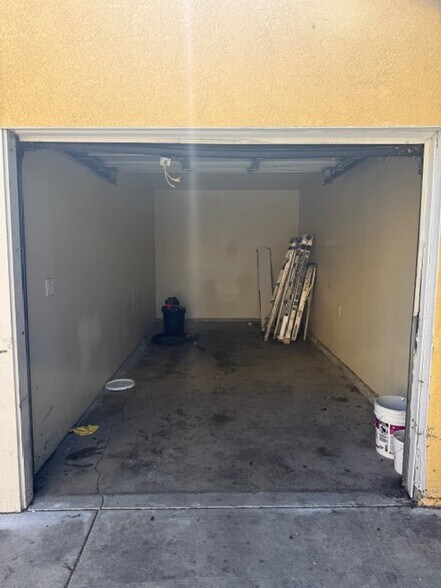 Building Photo - 238 E 73rd St